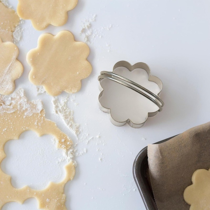 Scalloped Flower Shaped Biscuit Cookie Cutter for Pastry Scone Donut Baking gallery