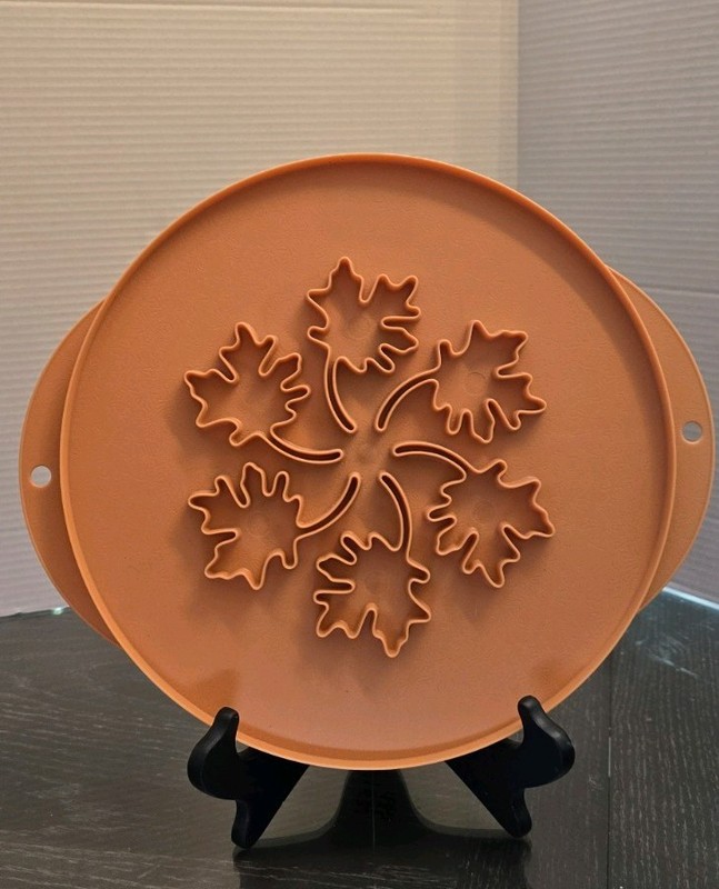 NORDIC WARE LEAVES & APPLES PIE TOP CRUST CUTTER 2 IN 1 REVERSIBLE 12” PLASTIC
