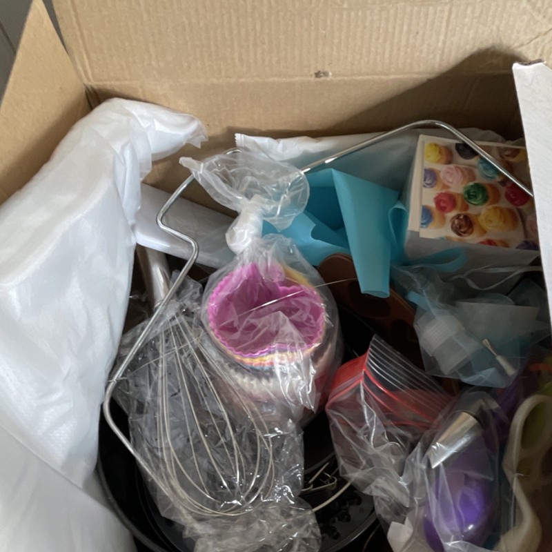 Mareston Complete Cake Decorating Supplies Set with Tools & Beginners Book gallery