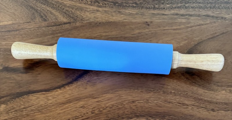 Blue Silicone Rolling Pin for Baking Non-stick 15″ with Wood Handle NEW