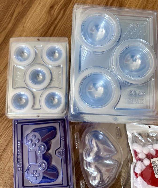 18 Cocoa Bomb Molds, BWB 70, 50mm, 3 piece, Breakable Molds, hearts, Xmas spoons