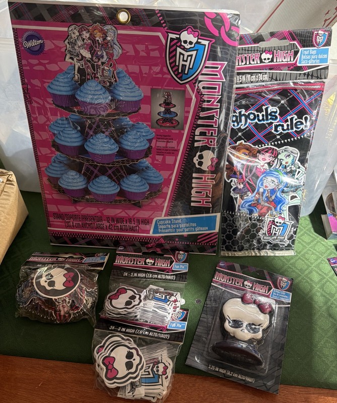 Monster High Cupcake Stand, 50 Holders 48 Picks Bags Candle Birthday Party Decor