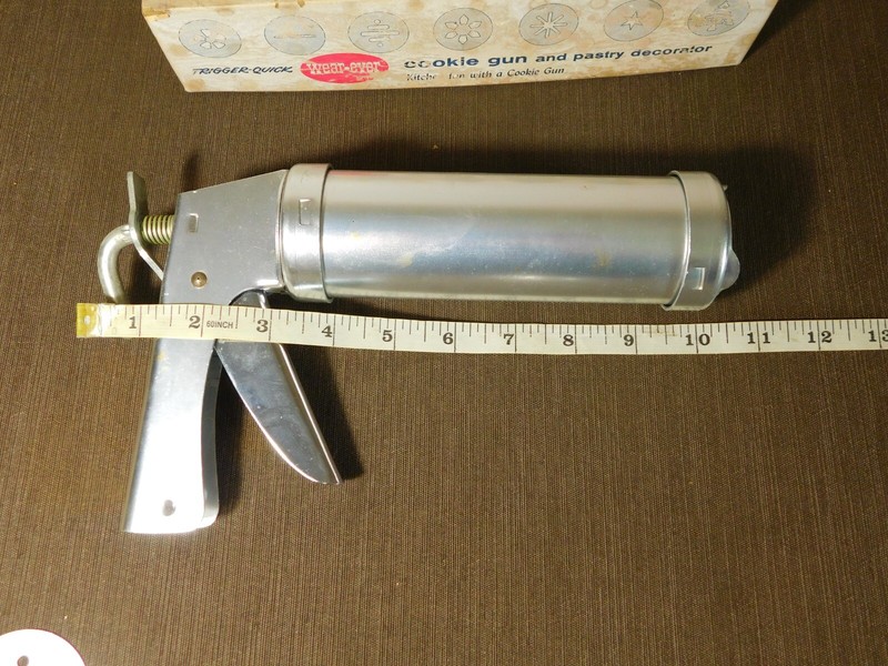 VINTAGE KITCHEN WEAR EVER COOKIE GUN & PASTRY DECORATOR in BOX gallery