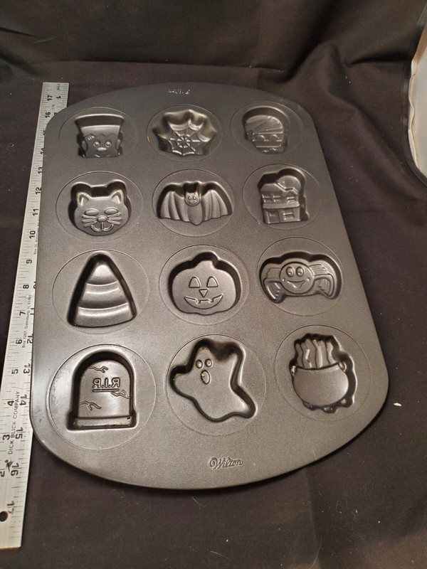 Wilton Halloween decorative bake ware cookie molds