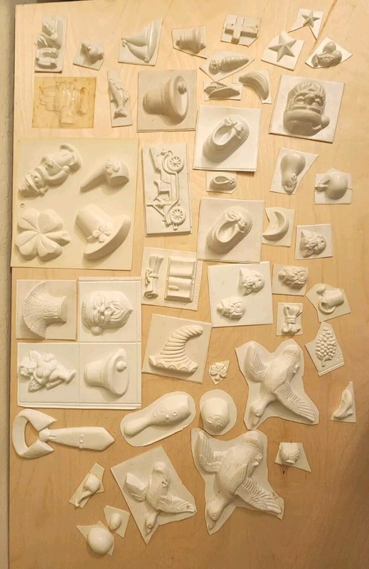 Vintage Lot Of Plastic Wilton Cake Decorating Sugar Molds