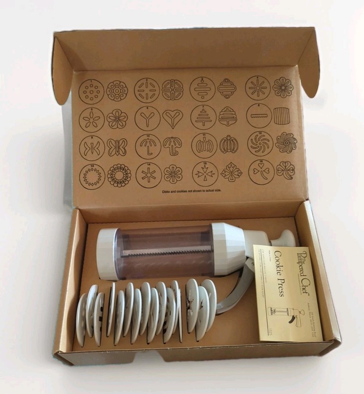 Cookie Press The Pampered Chef #1525 Original Box - Never Used Complete 16 DISKS