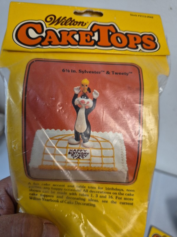 Vintage 1979 WILTON SYLVESTER & TWEETY BIRD 6" CAKE Top Topper in Package NOS gallery