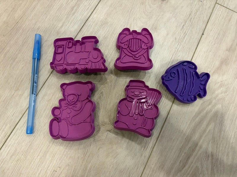 (5) Vintage 1980s Hutzler Purple Cookie Cutters Train Fish Car Bear Snowman