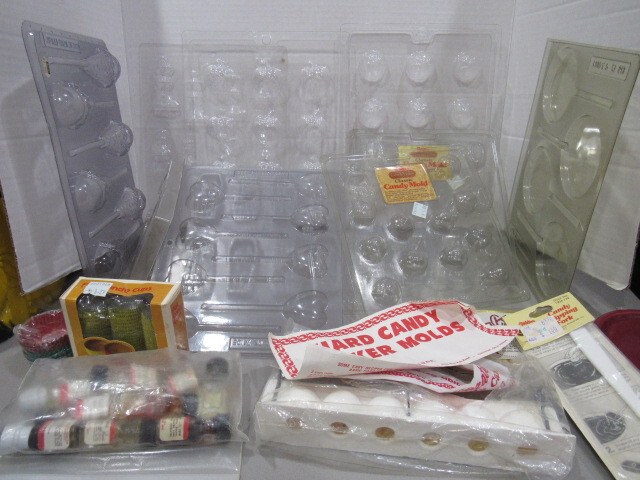 Huge Lot Clear Plastic Suckers Chess Pumpkins Bunny Bon Bon Caskets Ice Cream