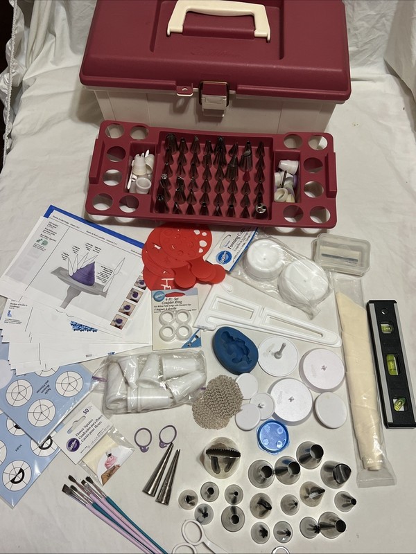 WILTON Cake Decorating Tool Caddy Portable Organizer Box Supply W Lots Of Extras