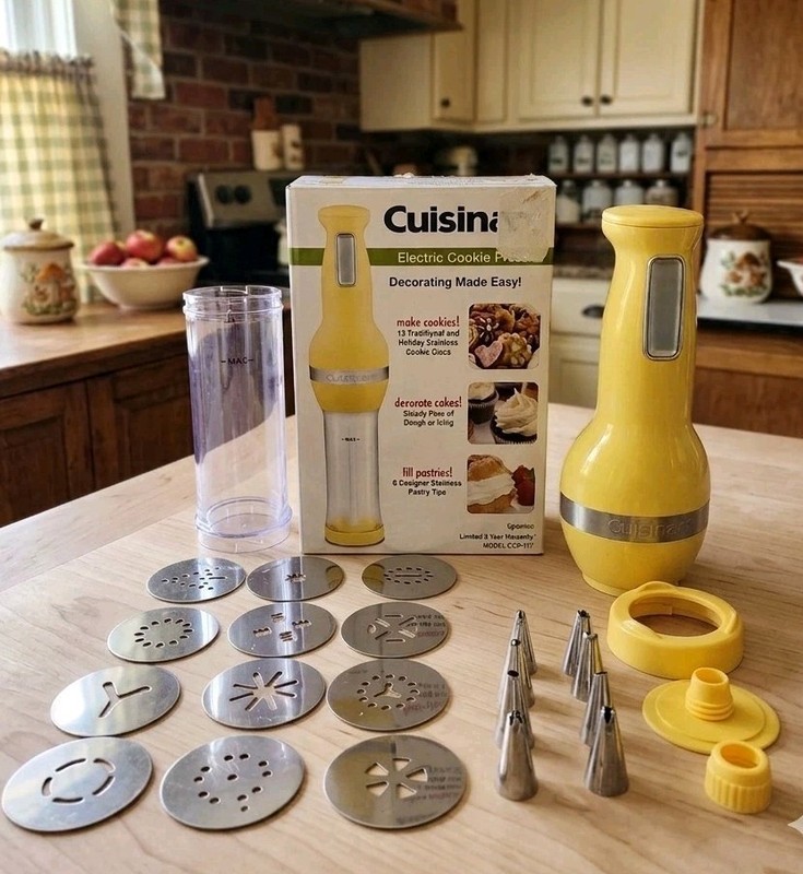 Cuisinart CCP-10Y Electric Cookie Press Yellow Decorating Set 12 Discs 8 Tips