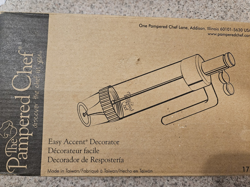 Pampered Chef Easy Accent Decorator Pastry Tool
