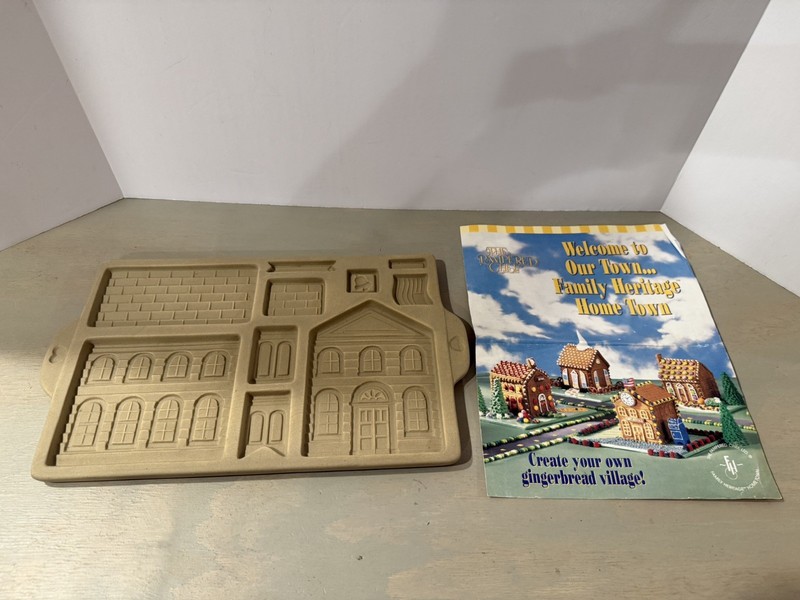PamperedChef Family Heritage Gingerbread House Mold School / Post Office Village