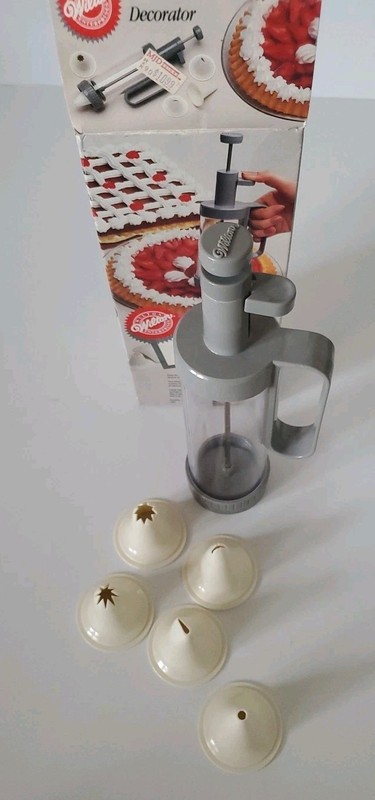 Dessert Decorator By Wilton Enterprises Circa 1989 Used In Box gallery