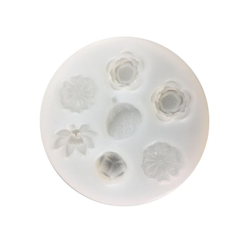 3D Leaf Shape Fondant Mold Biscuits Mold Cartoon Press Baking Mold