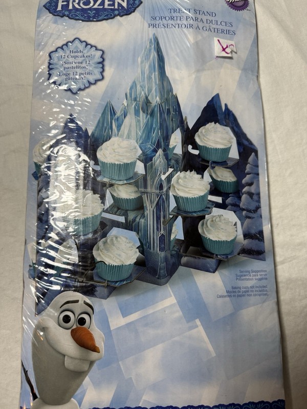 Wilton Disney Frozen ICE CASTLE Cupcake Treat Stand for 12 Cupcakes Cardboard gallery