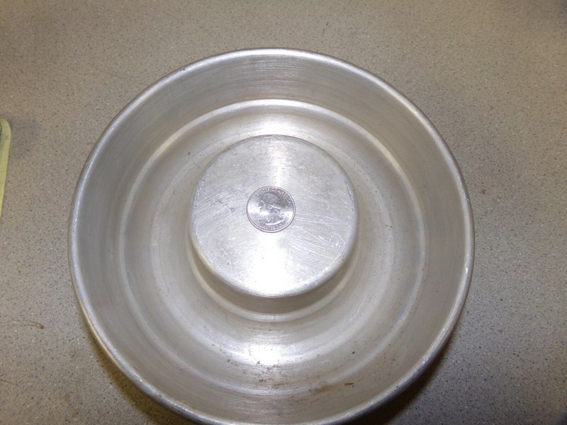 Lot of 2 Ring Style Cake Pans *FREE SHIPPING* gallery