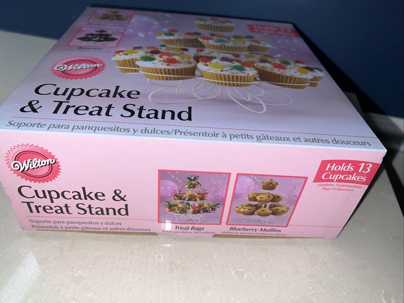 Wilton Cupcake Dessert Treat Three Tier Stand Holds 13 Cupcakes 307-834 NEW gallery