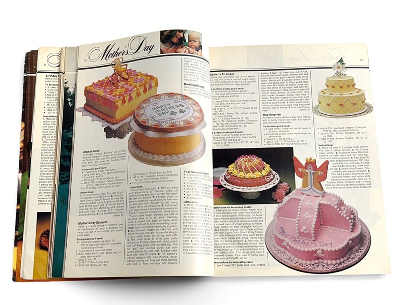 Wilton Yearbook 1977 Cake Decorating The American Art of Celebration gallery