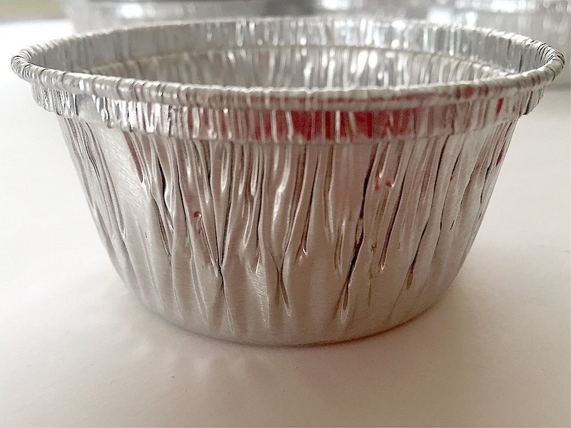 100 Aluminum Foil Muffin Cupcake Ramekin 4oz Cups with Lids Disposable gallery