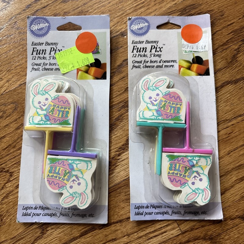 NOS NIP Set of 2 Vintg. 1996 Wilton Easter Bunny Fun Pix Cupcake Party Picks NEW