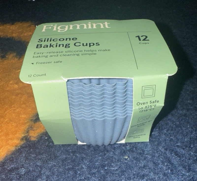 Figmint Silicone Baking Cups 12-Pack Standard Cupcake Blue Oven/Freezer Safe