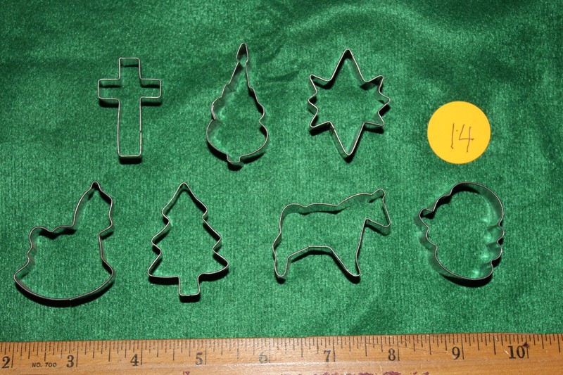 MINIATURE CHRISTMAS COOKIE CUTTERS STAINLESS STEEL SET OF 7 MADE U.S.A. #14