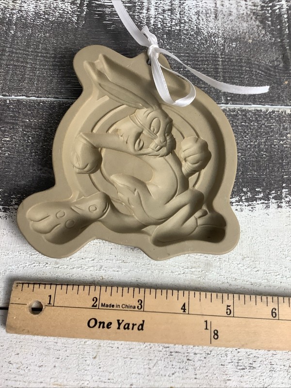 Vintage Warner Brothers Bugs And Taz Cookie Molds gallery