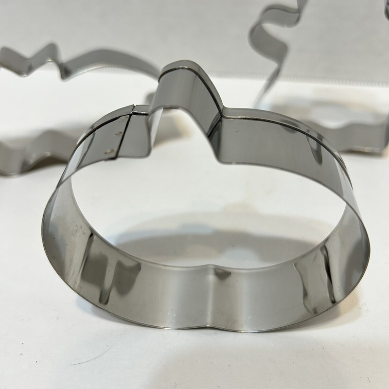 Pampered Chef Halloween Cookie Cutter Set Bat Ghost Pumpkin New Old Stock In Box gallery