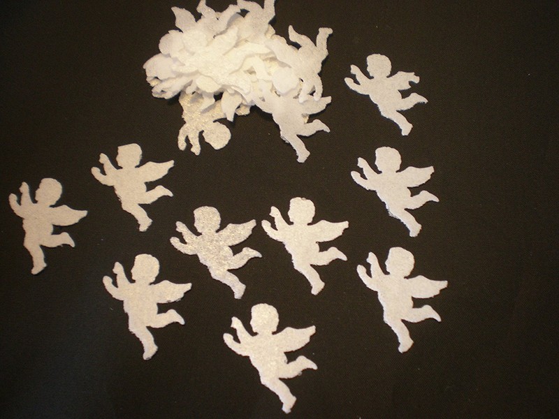 100 Precut White Edible Wafer Paper Cupids – Perfect for Weddings and Valentines