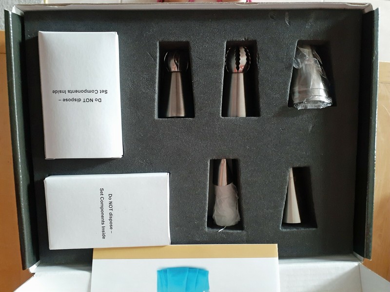 Wolfgang Puck 22-piece Russian Tips Decorating Set gallery
