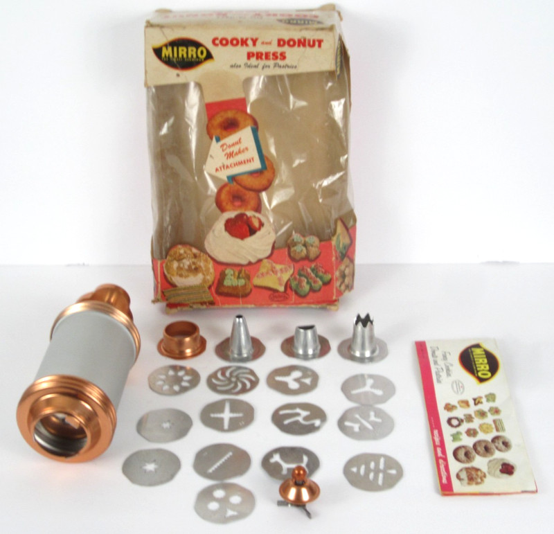Vtg 1950’s Mirro Cookie, Pastry and Donut Press with 3 Tips 13 Discs Aluminum
