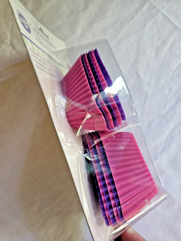 NEW 2006 Wilton Set of 12 Triangle Silicone Baking Cups Purple/Pink gallery