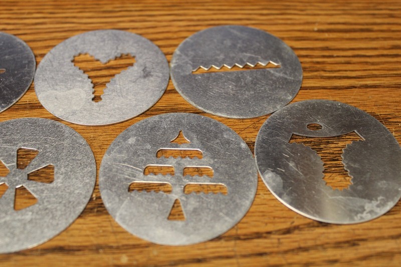 9 Pc Wear Ever Super Shooter Cookie Replacement 2 1/4" Disc Cookie Press Parts gallery