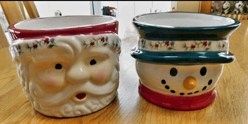 NEW IN BOX COLLECTIBLE PFALTZGRAFF WINTERBERRY FIGURAL DIP SET OF 2 BOWLS gallery