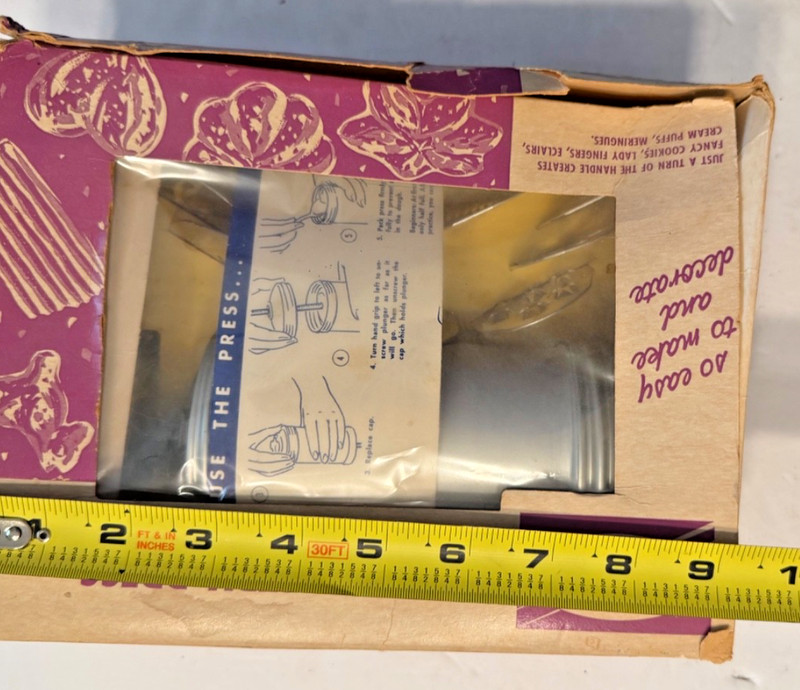 Vintage 1950's Mirro Kitchen Pride Aluminum Cookie-Pastry Press gallery