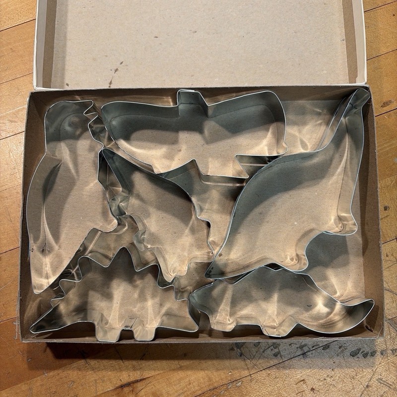 Vintage Fox Run Set of 6 Metal Dinosaur Cookie Cutters NEW (MADE IN THE USA) gallery