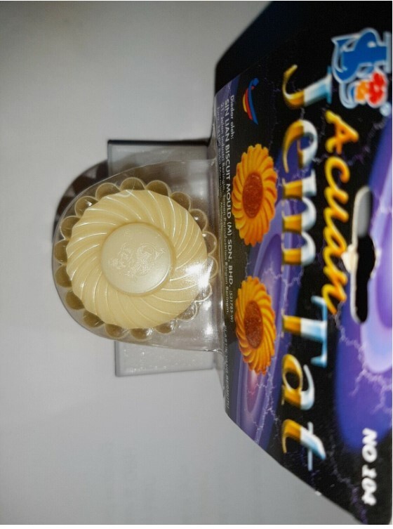 Daisy Pattern Mould/Malaysia Pineapple Jam Tart Thumbprint Linzer Cutter 10pcs gallery