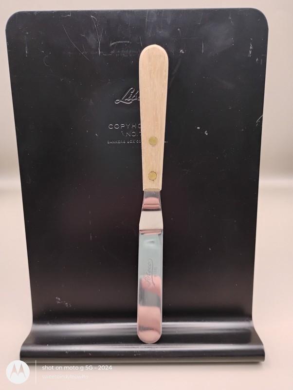 Ateco brand offset spatula frosting spreader knife #1385 st steel wooden handle