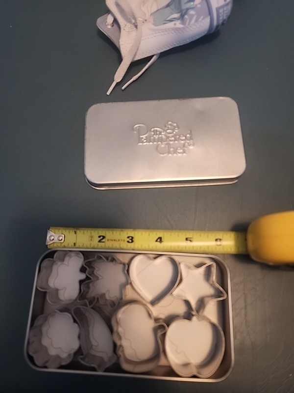 Pampered Chef 8 Mini Cookie Cutters Original Metal Box Holidays Fall Apple Heart gallery