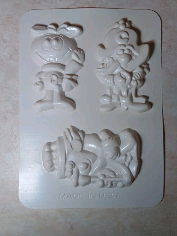 Vtg RARE HTF Cereal Mascot Captain Crunch Chocolate Mold 7"x5" READ