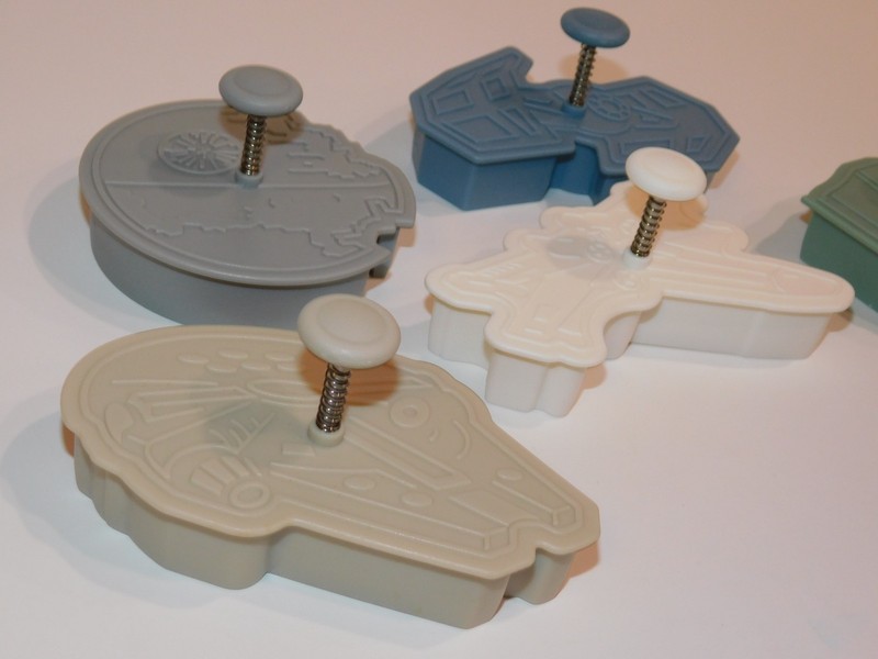 Williams Sonoma Star Wars Cookie Cutters Press & Stamp Set 5 with Plunger - NICE gallery