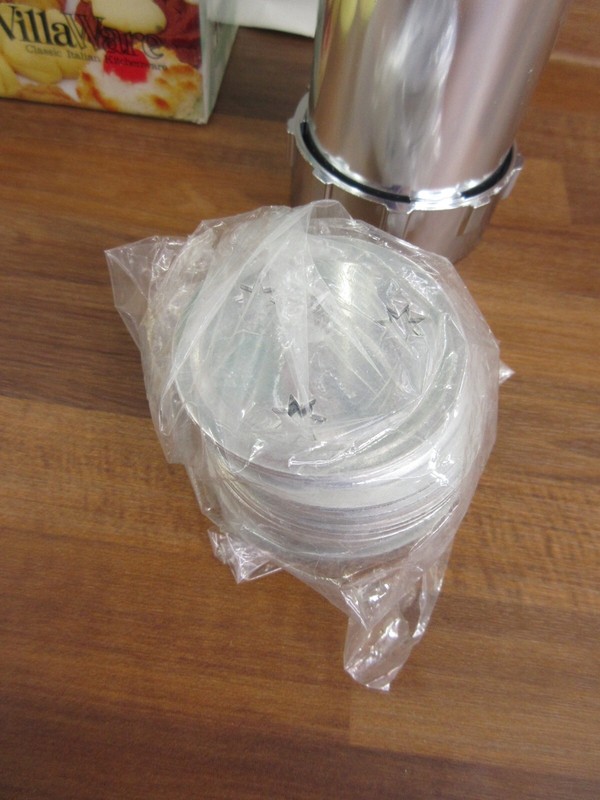 Villaware Classic Cookie Press Pro Spritz Holiday Christmas Baking Easy 5675 NEW gallery