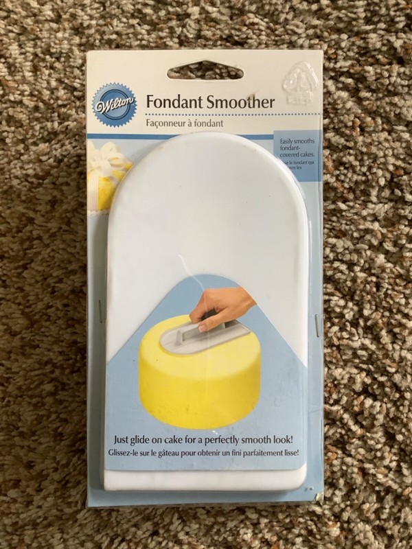 Wilton FONDANT SMOOTHER Cake Decorating Icing Tool 5.75 x 3.25” NEW