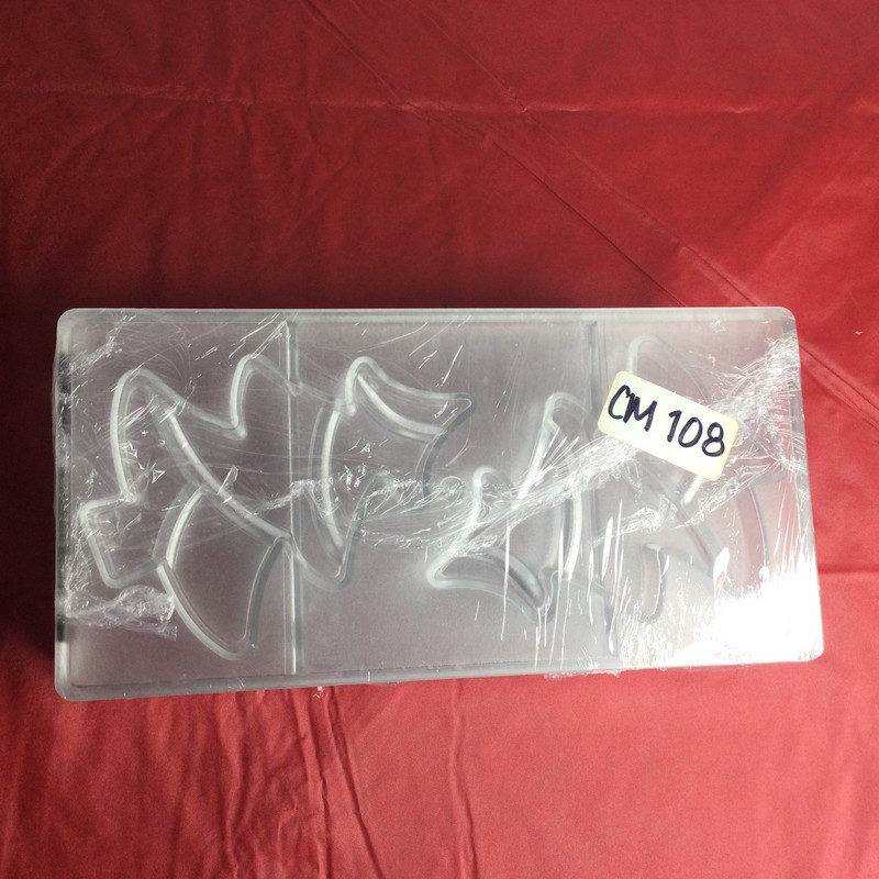 LOT OF 4 CHOCOLATE WORLD 12008 CHOCOLATE MOLD, 2 CAVITIES EACH gallery
