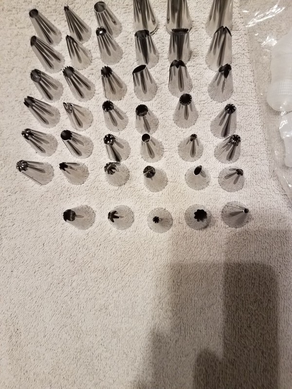 34 Cake Frosting Tips Decorating Tips Variety Sizes Designs & 10 holders gallery