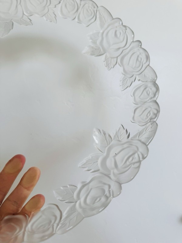 SOGA Gorgeous Frosted Flower Pattern Cake Stand 14/1” Original Box gallery
