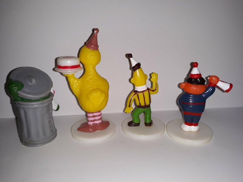 Vintage Wilton Sesame Street Cake Topper Decoration Big Bird Oscar Bert Ernie gallery