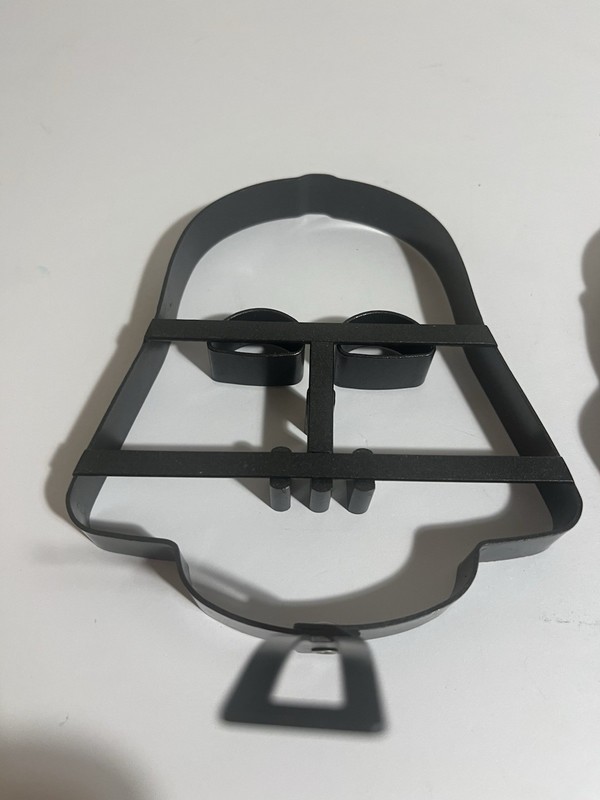 Set Of 2 Star Wars Cookie Cutters 2010 Stormtrooper Darth Vader Kitchen gallery