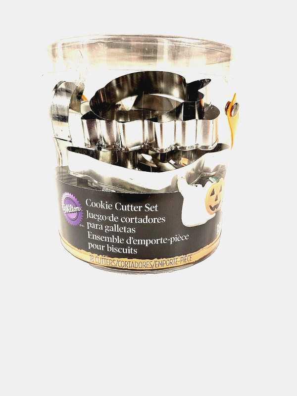 Wilton Halloween Cookie Cutter 18 Piece Set Different Shapes